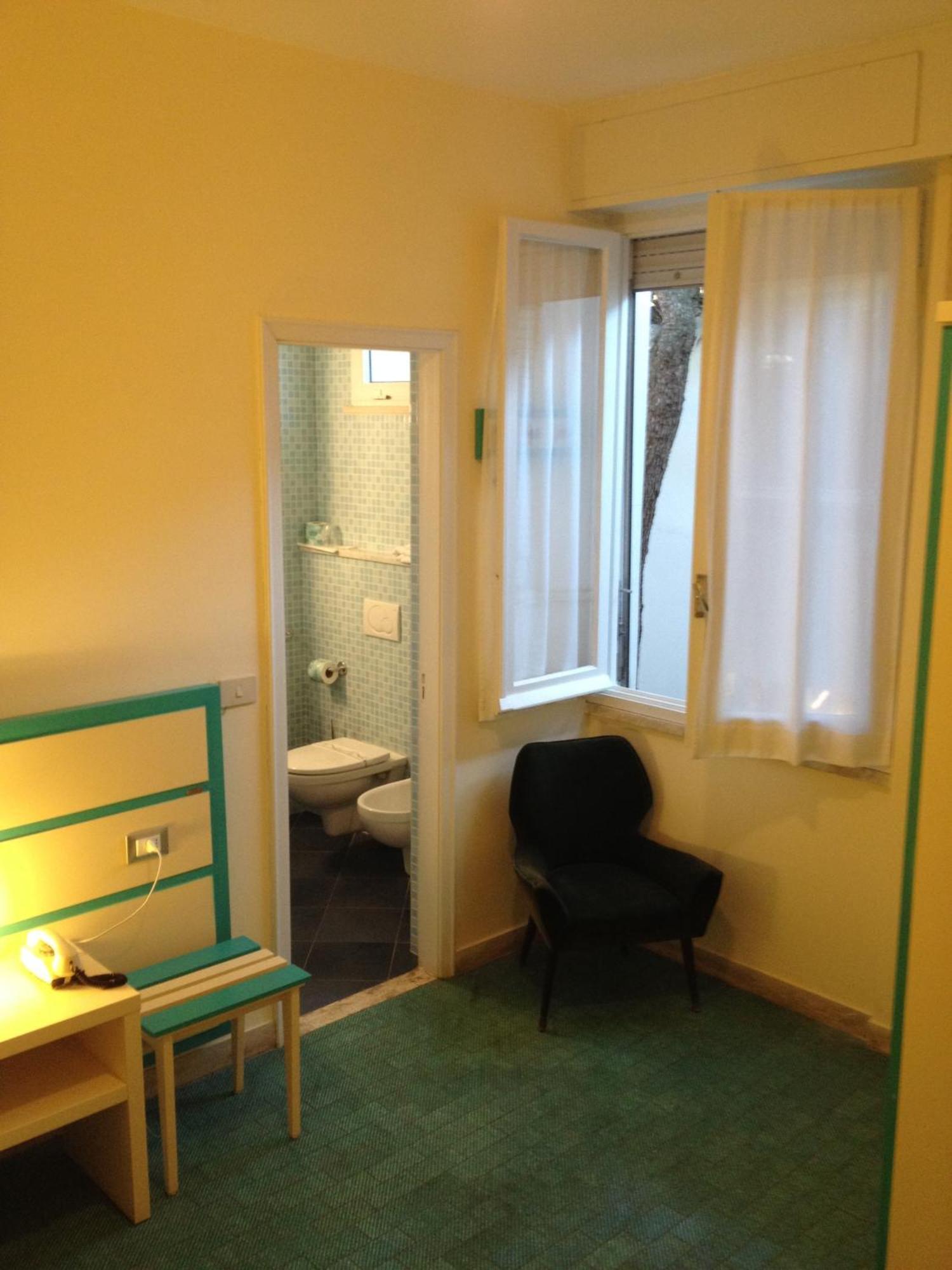 Hotel La Scogliera Cavi di Lavagna Cameră foto